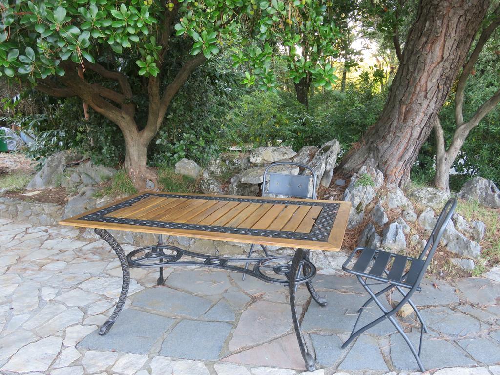 לינה וארוחת בוקר לריצ'י Agriturismo "La Rosa Canina" מראה חיצוני תמונה